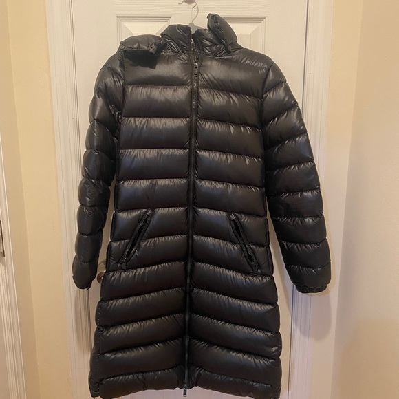 Babaton Jackets & Blazers - Babaton puffer coat